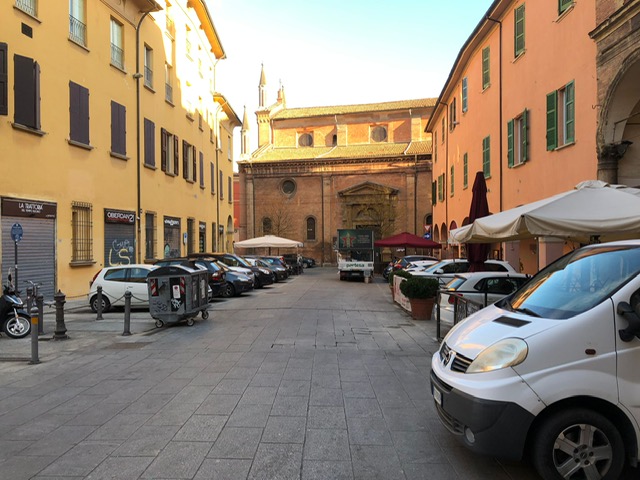 Negozio in vendita Piazza San Martino 36 mq.