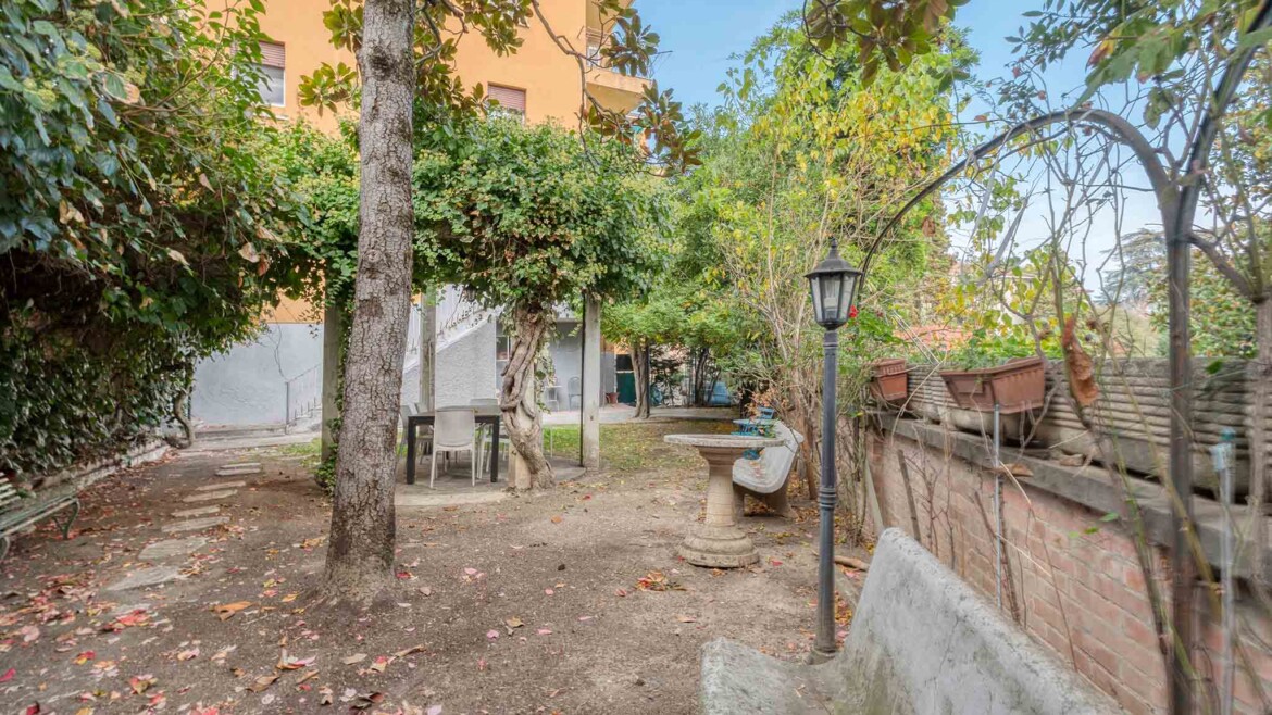 Murri: Via Caruso appartamento in vendita con giardino privato