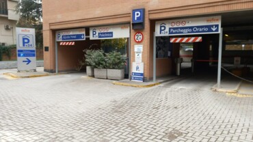 Posto auto coperto in vendita zona S. Orsola centro storico