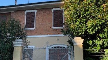 Costa Saragozza appartamento di mq. 175 con Terrazzo in vendita ristrutturato